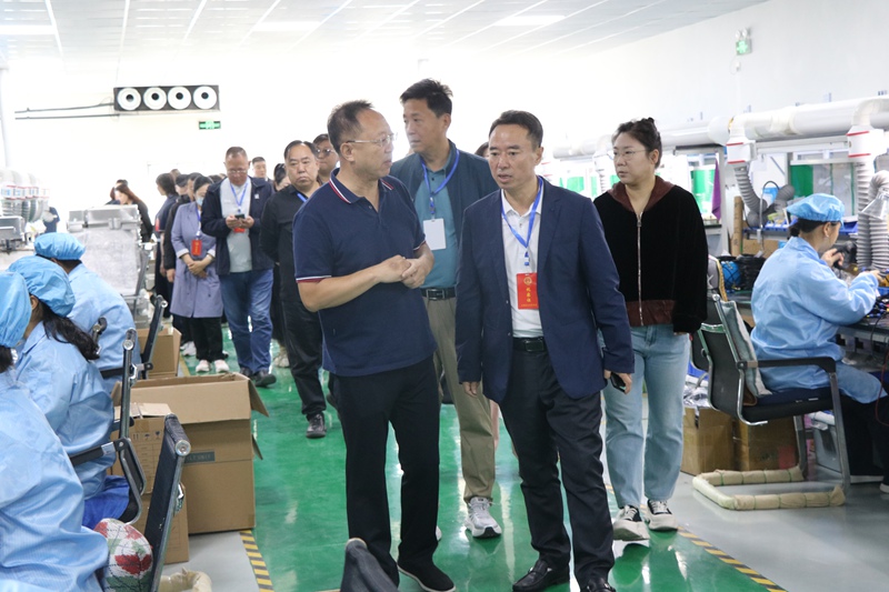 古塔区人大调研组深入锦州辉阳智联科技有限公司把脉工业经济运行