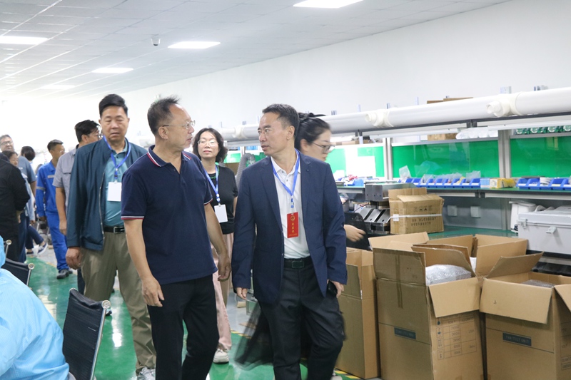 古塔区人大调研组深入锦州辉阳智联科技有限公司把脉工业经济运行